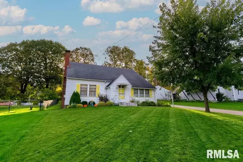 709 S Main St, Eureka, IL 61530 photo 18