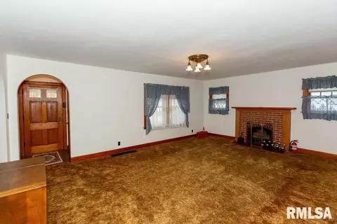 709 S Main St, Eureka, IL 61530 photo 31