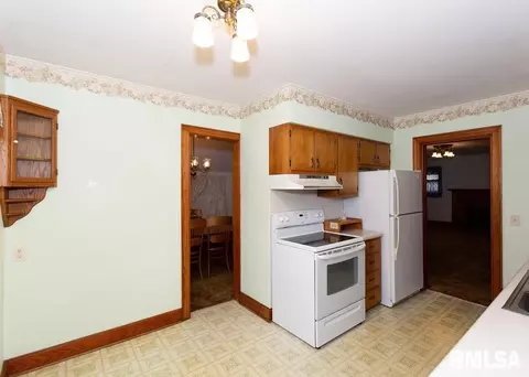 709 S Main St, Eureka, IL 61530 photo 21