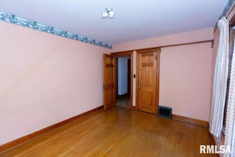709 S Main St, Eureka, IL 61530 photo 33