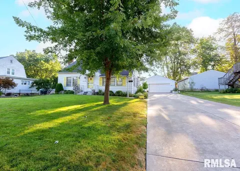 709 S Main St, Eureka, IL 61530 photo 15