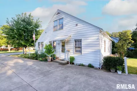 709 S Main St, Eureka, IL 61530 photo 10