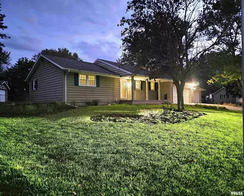 409 Georgia Pkwy, Washington, IL 61571