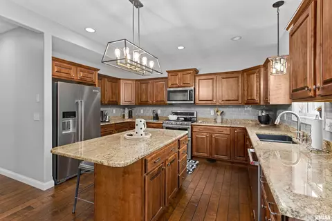 2500 W Alabaster Ave, Dunlap, IL 61525 photo 7