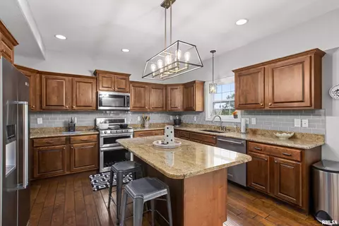 2500 W Alabaster Ave, Dunlap, IL 61525 photo 6