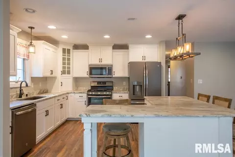 5019 S Whittingham Cv, Mapleton, IL 61547 photo 10