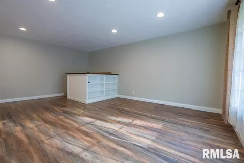 5019 S Whittingham Cv, Mapleton, IL 61547 photo 6