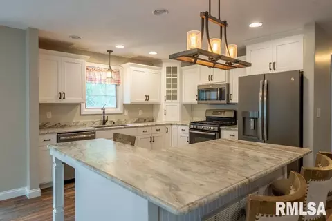 5019 S Whittingham Cv, Mapleton, IL 61547 photo 9