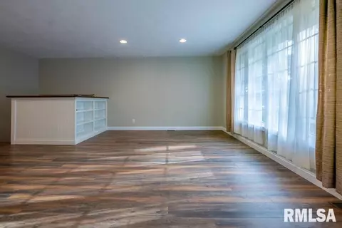 5019 S Whittingham Cv, Mapleton, IL 61547 photo 5