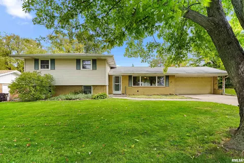 5406 N Stephen Dr, Peoria, IL 61615