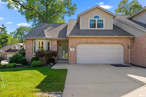 710 Woodland Knolls Rd, Germantown Hills, IL 61548