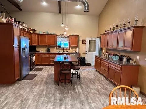 Kitchen - 1751 E Walnut St, Canton, IL 61520 photo 2 of 6