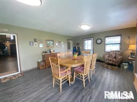 Dining - 1751 E Walnut St, Canton, IL 61520 photo 6 of 8