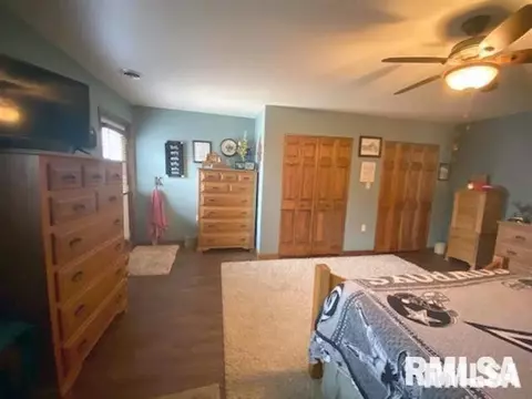 Bedroom - 1751 E Walnut St, Canton, IL 61520 photo 2 of 7