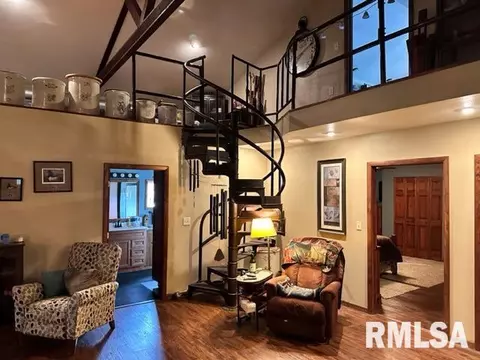 Living - 1751 E Walnut St, Canton, IL 61520 photo 2 of 5
