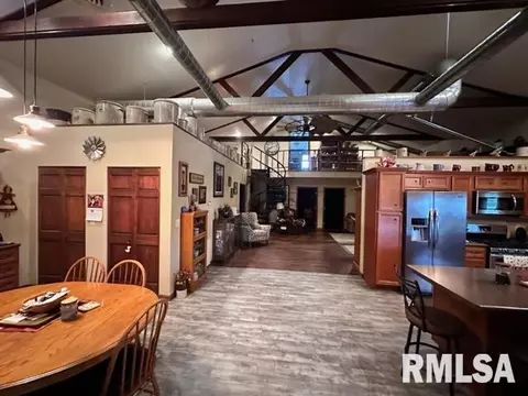 Dining - 1751 E Walnut St, Canton, IL 61520 photo 1 of 8