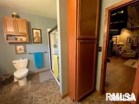 Bath - 1751 E Walnut St, Canton, IL 61520 photo 5 of 6
