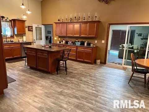 Kitchen - 1751 E Walnut St, Canton, IL 61520 photo 1 of 6