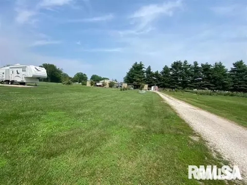 Exterior - 1751 E Walnut St, Canton, IL 61520 photo 10 of 11