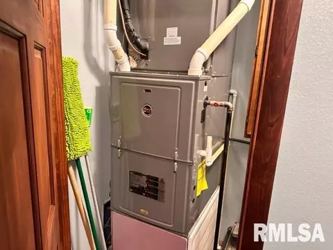 Other - 1751 E Walnut St, Canton, IL 61520 photo 10 of 12