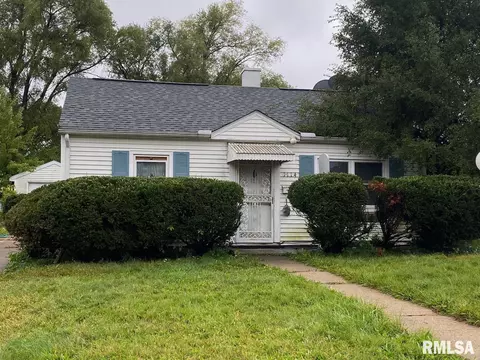 1114 W Groveland Ave, Peoria, IL 61604