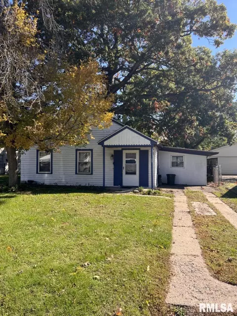 20 River Dr, North Pekin, IL 61554