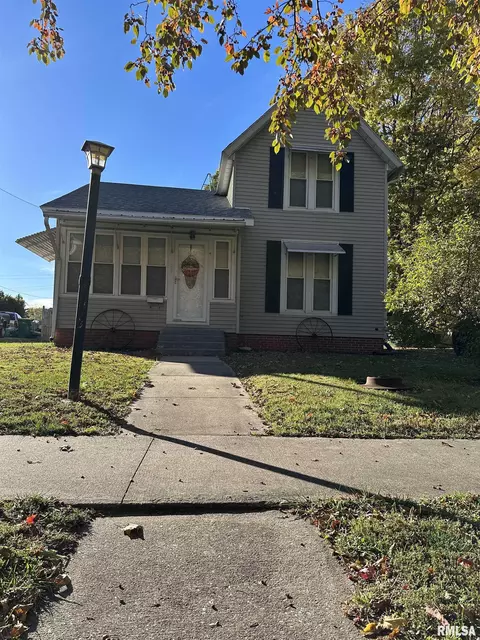 420 S Johnson St, Macomb, IL 61455 photo 2