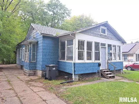 1205 S 3rd St, Pekin, IL 61554