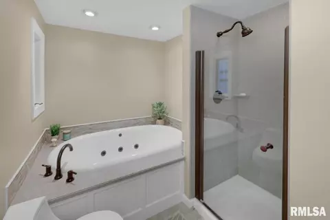 342 E High Point Rd, Peoria, IL 61614 photo 26