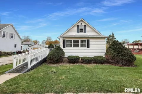 109 N Maple St, Toluca, IL 61369