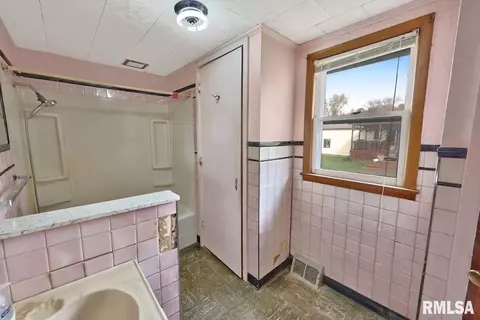 109 N Maple St, Toluca, IL 61369 photo 26