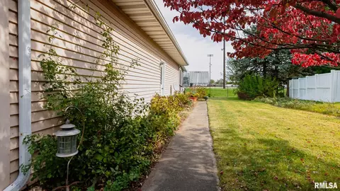 702 Crestview Dr, Metamora, IL 61548 photo 34