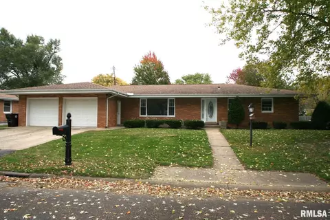 307 S Tazewell St, Mackinaw, IL 61755