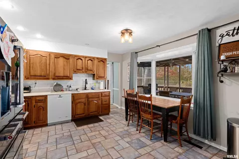 24468 E Oak Park Rd, Canton, IL 61520 photo 22