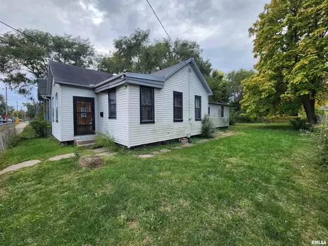 1029 S Blaine St, Peoria, IL 61605