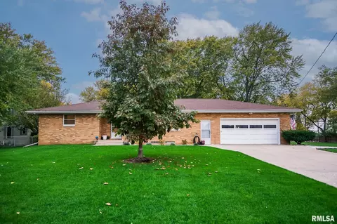 122 S Euclid Ave, East Peoria, IL 61611