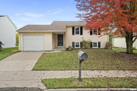 4608 W Rockwell Dr, Peoria, IL 61615