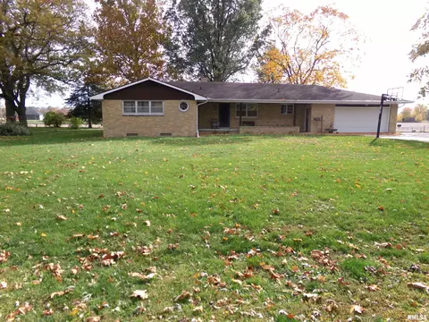 398 E Vine St, Farmington, IL 61531
