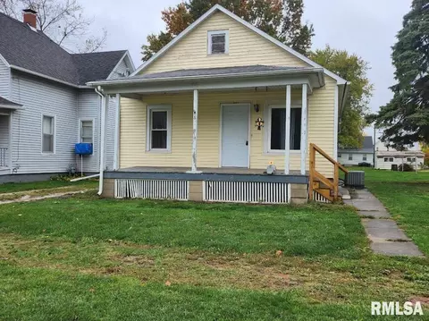868 Elm St, Canton, IL 61520
