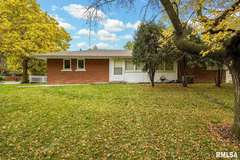 5210 N University St, Peoria, IL 61614