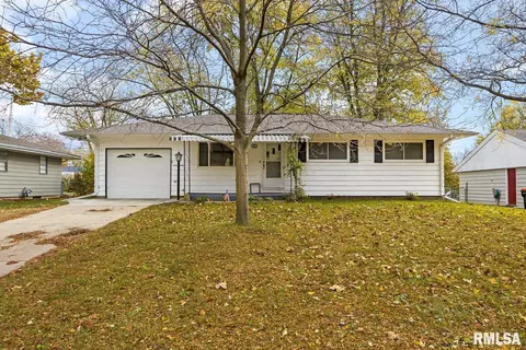 5710 N Monterey Ct, Peoria, IL 61614