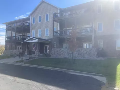 124 Eagle Rdg, Washington, IL 61571