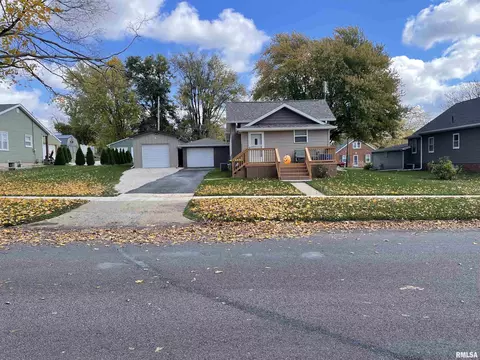 606 N Main St, Roanoke, IL 61561