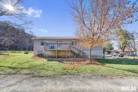 7859 Cape Cloud Rd, Magnolia, IL 61336