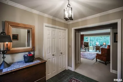 138 E Morningside Dr, Peoria, IL 61614 photo 8