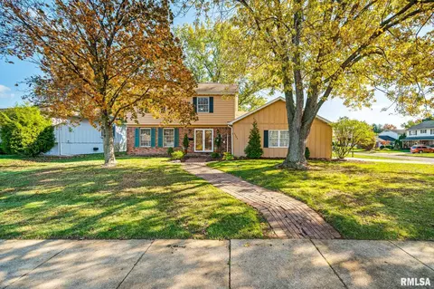 3304 N Chestnut Ln, Peoria, IL 61604