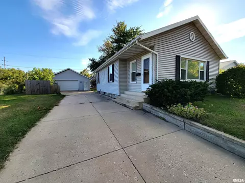 1508 Catherine St, Pekin, IL 61554