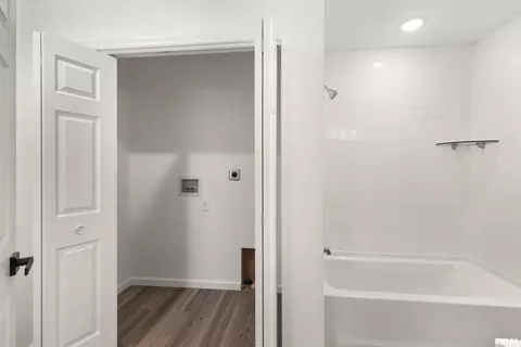 433 W Orchard Dr, Macomb, IL 61455 photo 11