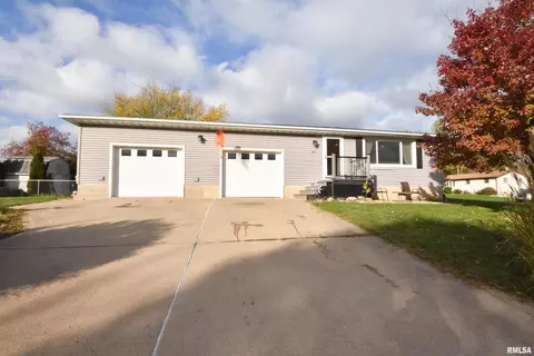 400 Locust St, Washington, IL 61571