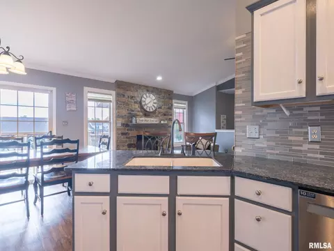 205 Bittersweet Ave, Germantown Hills, IL 61548 photo 20